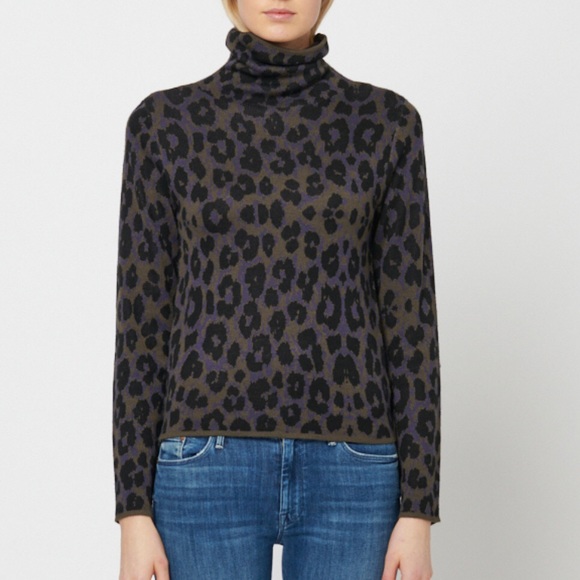 Leopard Print Turtleneck Knit Top - Picture 3 of 5